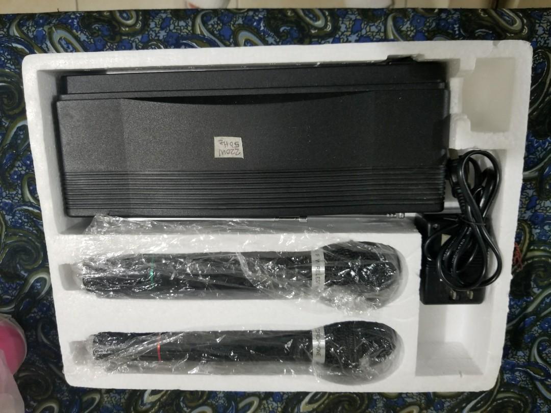 Sony wireless microphone system SN368a, Audio, Microphones on Carousell