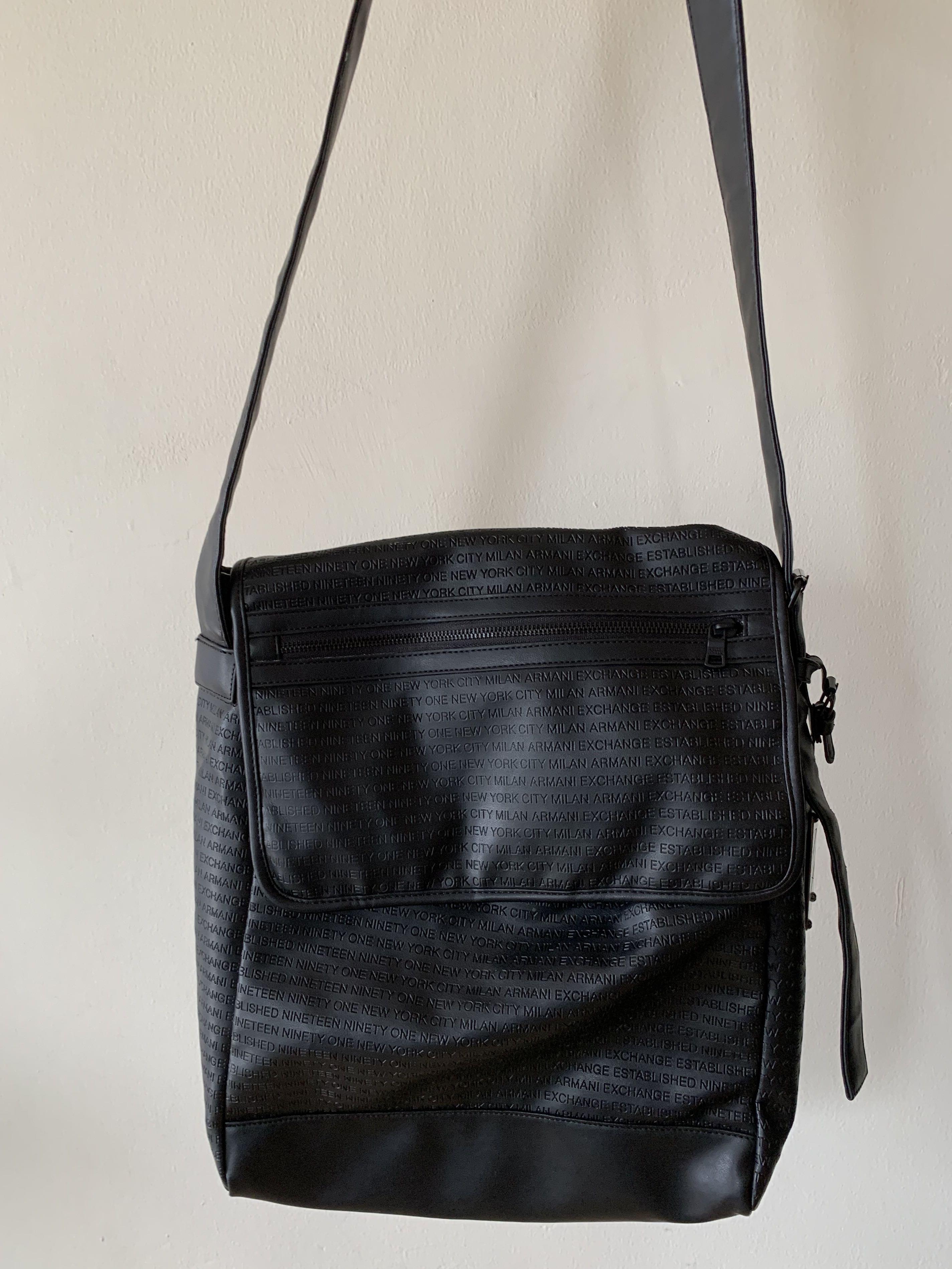 Tas Selempang Pria Armani Exchange Final Sale Fesyen Pria Tas