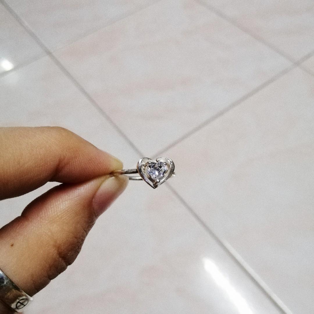Women' Silver Ring Jewelry Accessories (Category: Rings) located in Valenzuela. Submitted by msnxv (Listing ID 263819923, Image 2). Description: For sale Women's Silver Rings 💡 you can purchase in-store 💡 physical store located in manila 💡 plenty to choose from 💡 we accept made to order jewelry pieces as well PM for details ❤️.