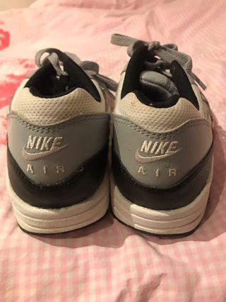 Nike trainers size 38