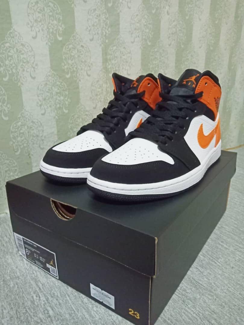 Air Jordan 1 Mid Shattered Blackboard, Men's Fashion, Footwear, Sneakers on Carousell
