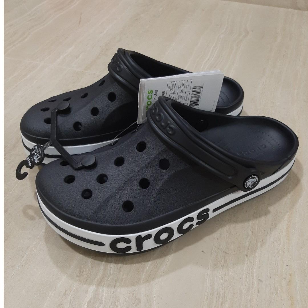 w10 crocs size