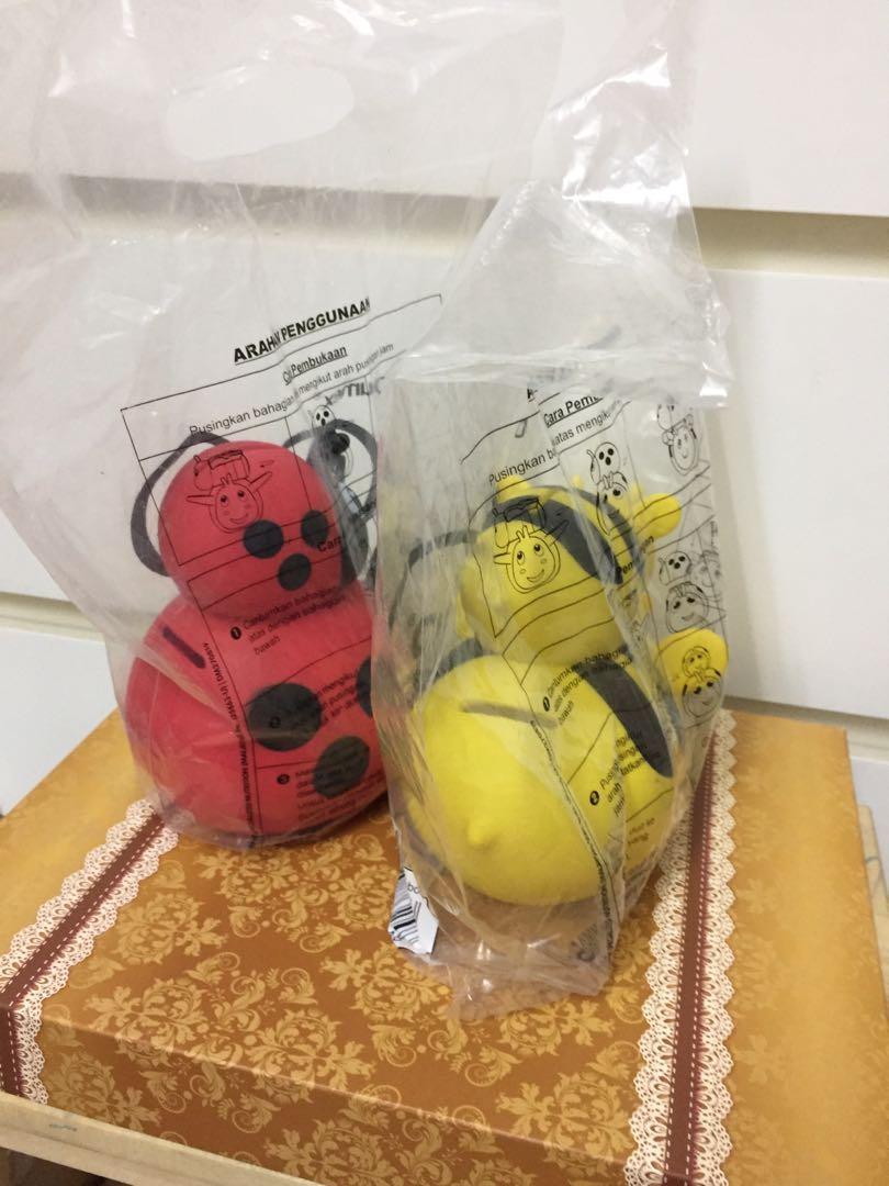 Dugro Stackable Coin Box (Category: Weaning & Toddler Feeding) located in Petaling Jaya. Submitted by jsbethlehem (Listing ID 263926191, Image 3). Description: Take both for rm12.