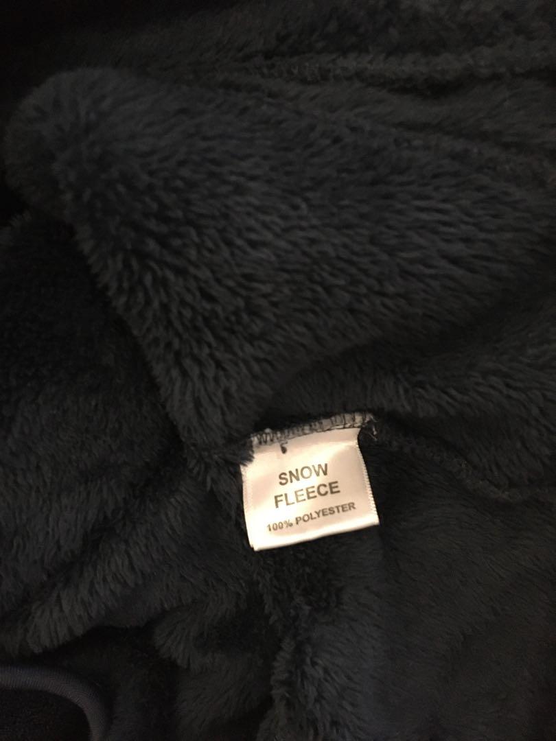 Jacket (Category: Coats, Jackets and Outerwear) located in Singapore. Submitted by abcfamily (Listing ID 263939191, Image 3). Description: Fleece jackets, bought but not used. One size M (blue) the other size XXL(army green). Unisex. Can sell individually at $16 each or $30 for both. .