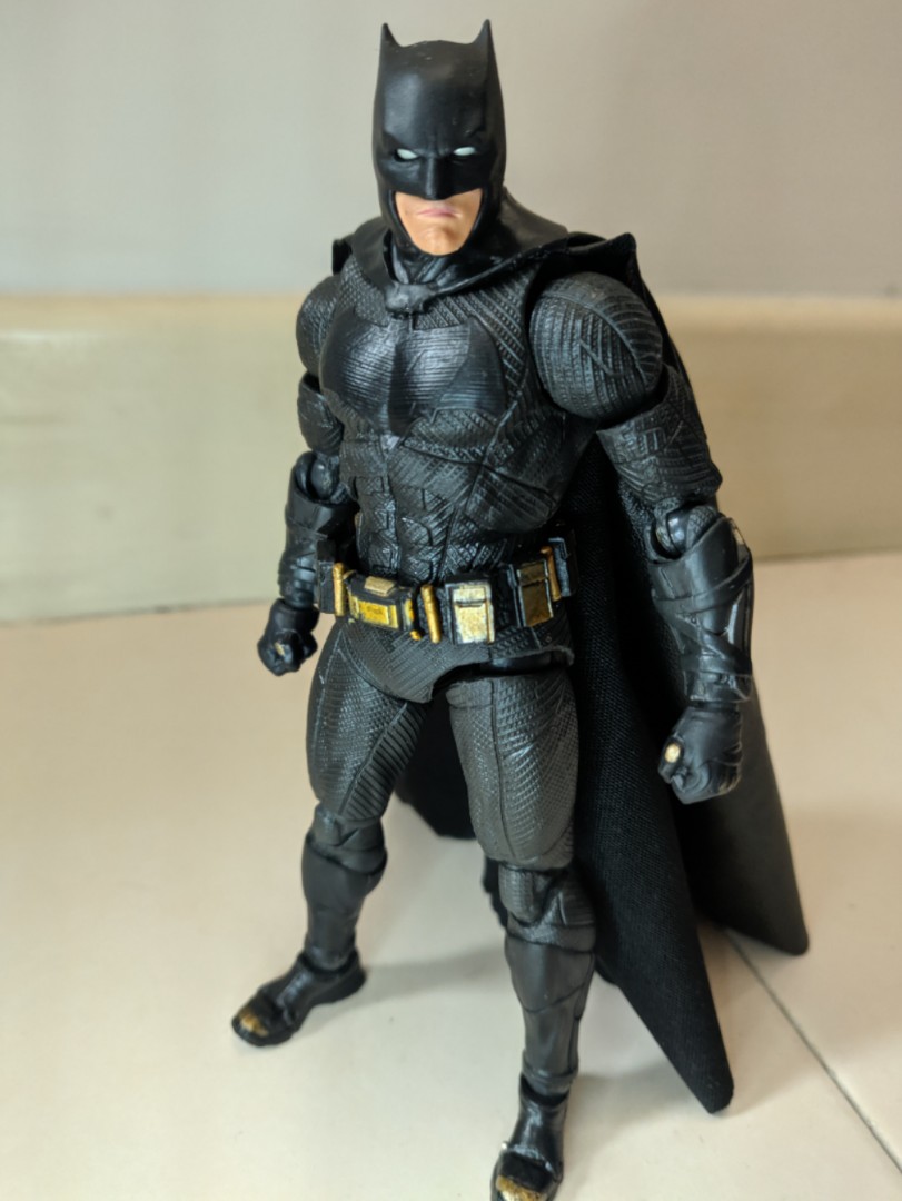 MAFEX Justice League Batman Ben Affleck Custom, Hobbies & Toys,  Collectibles & Memorabilia, Fan Merchandise on Carousell