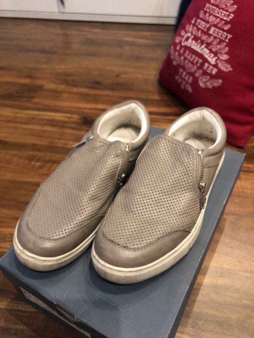 payless slip on shoes