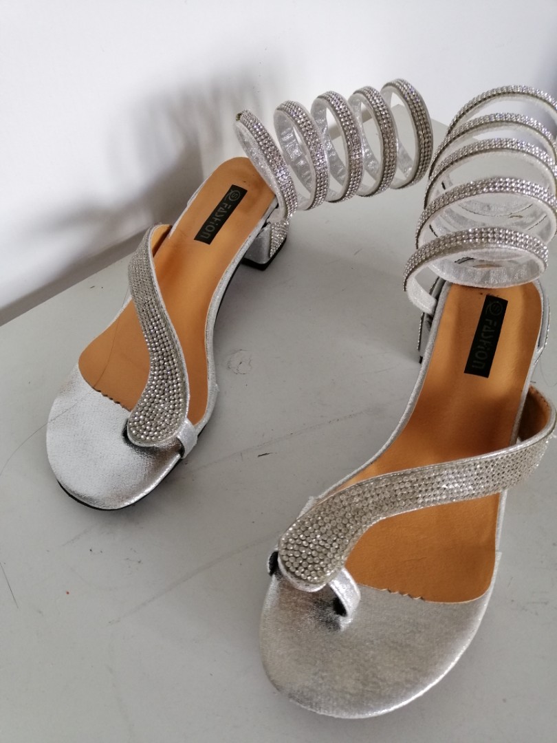 Womens silver best sale sandals size 11