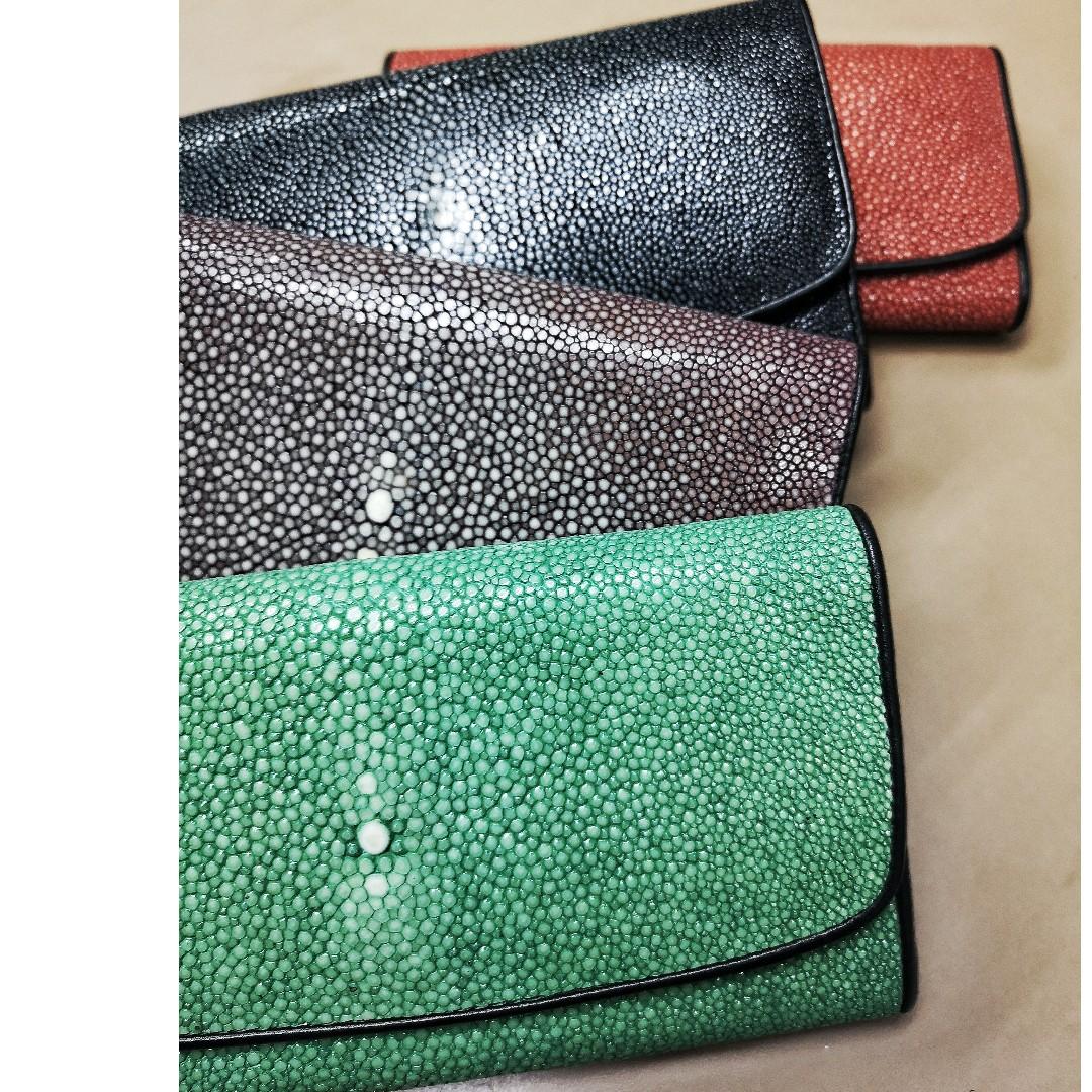 PURSE STINGRAY WOMENS PURSE OFFER $$$$$ (Category: Purses & Pouches) located in Singapore. Submitted by akmerchandiser (Listing ID 263903945, Image 3). Description: Price lowered.....👍👍👍 Stingray leather is just as useful and desirable as it has been throughout history. It has a beautiful look and a very interesting texture. The texture of the skin is almost as if the skin is beaded. Stingray leather is also incredibly durable, with some sourc