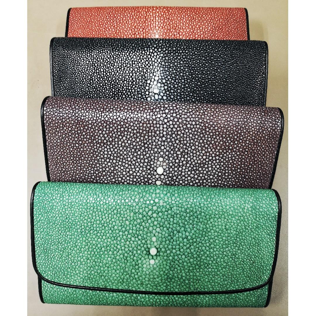 PURSE STINGRAY WOMENS PURSE OFFER $$$$$ (Category: Purses & Pouches) located in Singapore. Submitted by akmerchandiser (Listing ID 263903945, Image 1). Description: Price lowered.....👍👍👍 Stingray leather is just as useful and desirable as it has been throughout history. It has a beautiful look and a very interesting texture. The texture of the skin is almost as if the skin is beaded. Stingray leather is also incredibly durable, with some sourc