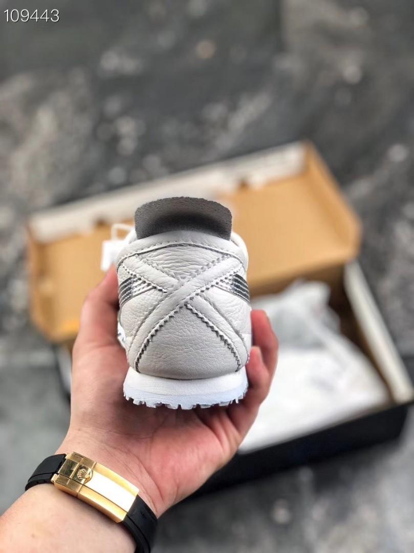 Unisex Authentic 36-44 Onitsuka Tiger (Category: Sneakers) located in Singapore. Submitted by wishstore (Listing ID 263848556, Image 3). Description: .