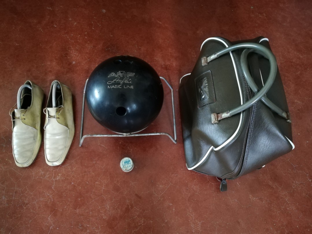 Vintage Bowling Ball Collection, Hobbies & Toys, Collectibles