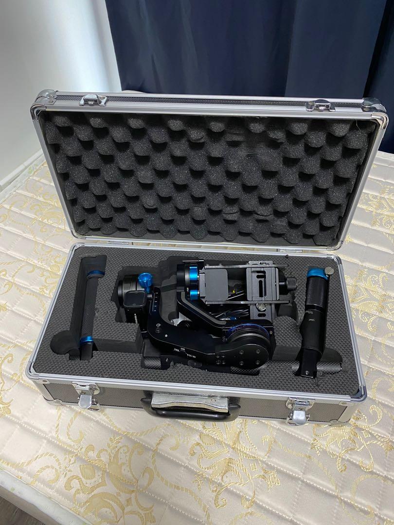 Gimble Two Hand Wind land Two-Hand grip gimbal, Photography, Video Cameras on Carousell