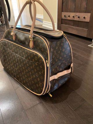 Lv carry on bag. In a great condition.  Asking $150
