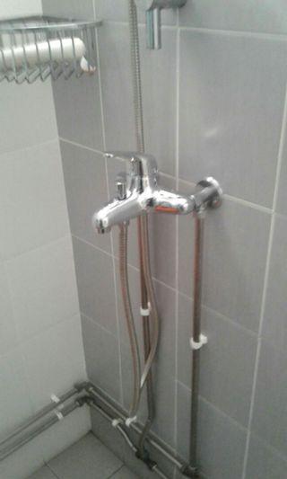 REPLACEMENTS OF SHOWER MIXER HOT & COLD TAPS(PLUMBER,SHOWER MIXER,KITCHEN SINK TAPS,TOILET CHOKES,PLUMBING)