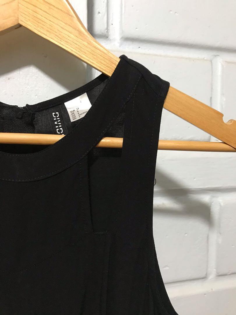 Black dress with cutouts (Category: Dresses) located in Santa Rosa. Submitted by pamobs (Listing ID 264026561, Image 2). Description: Super cute!!! Rfs: small for me already.