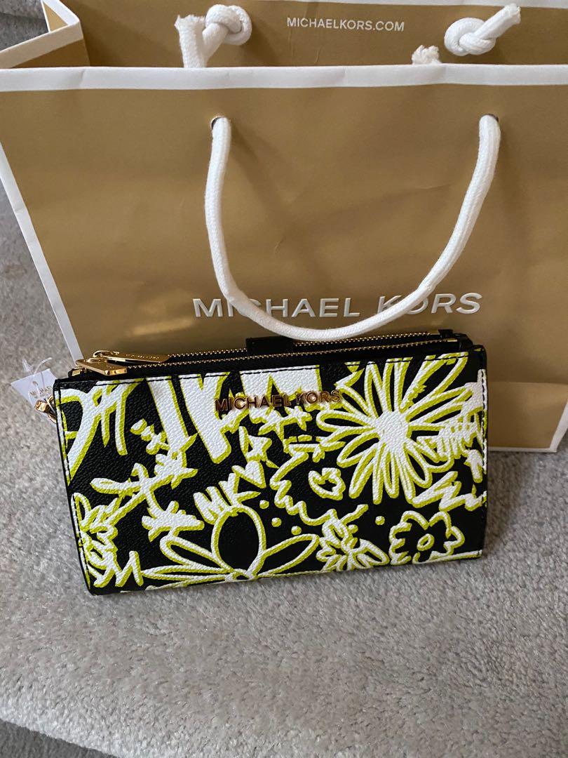 Michael kors graffiti clearance wallet