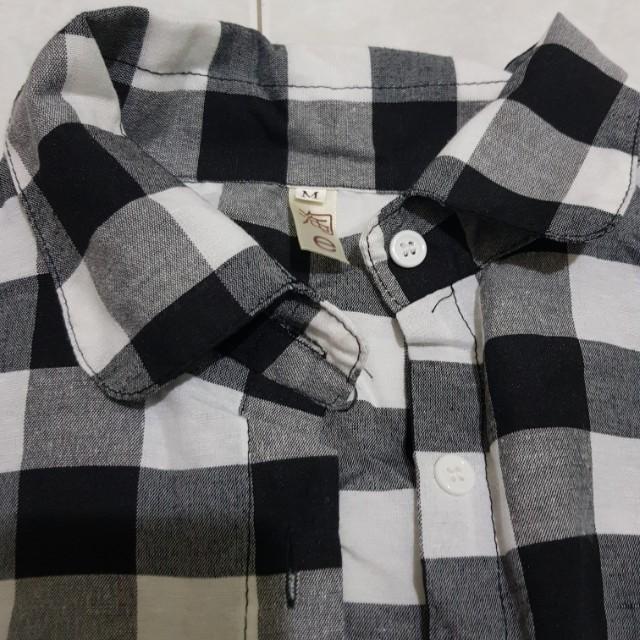 button down flannel (Category: Coats, Jackets and Outerwear) located in Singapore. Submitted by chocofudge_ (Listing ID 264153449, Image 2). Description: no nego, already selling at a loss. black and white flannel that is super cute and can match with any outfit! tie it at your waist and it looks super chic as well :) condition: 10/10 no defects tagged size M but cutting runs slightly smaller, better fit for a S size comes with pockets ctb for me