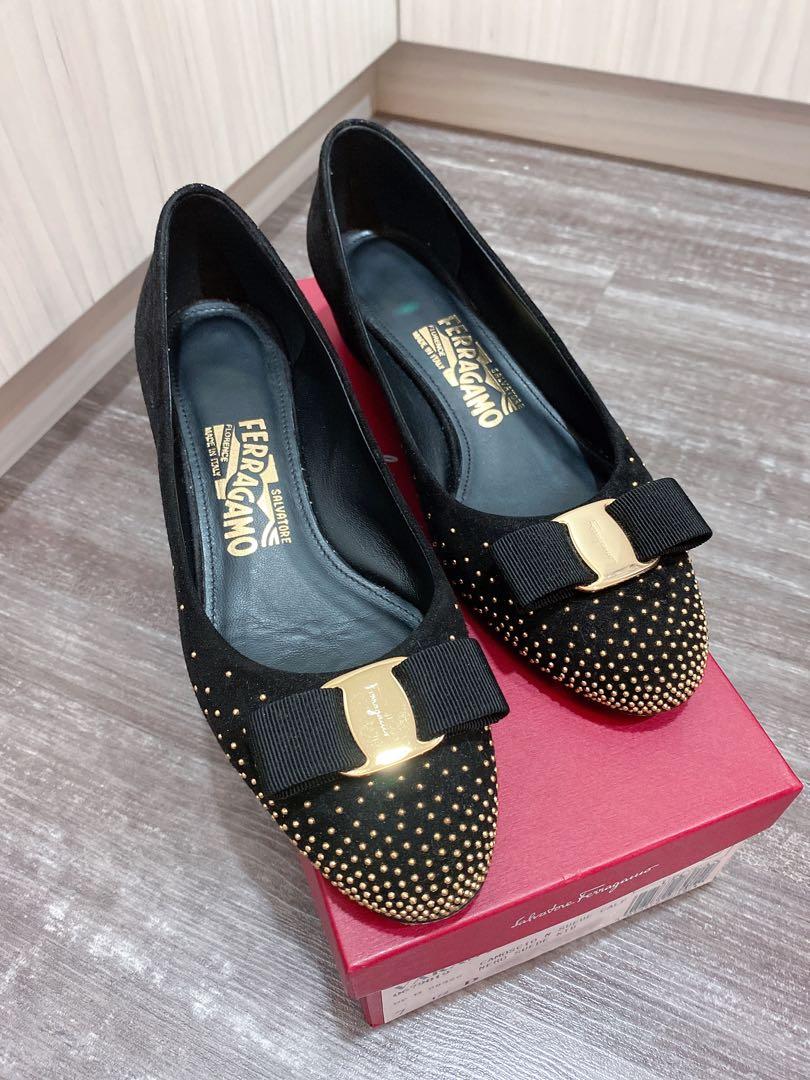 Gold velvet deals heels