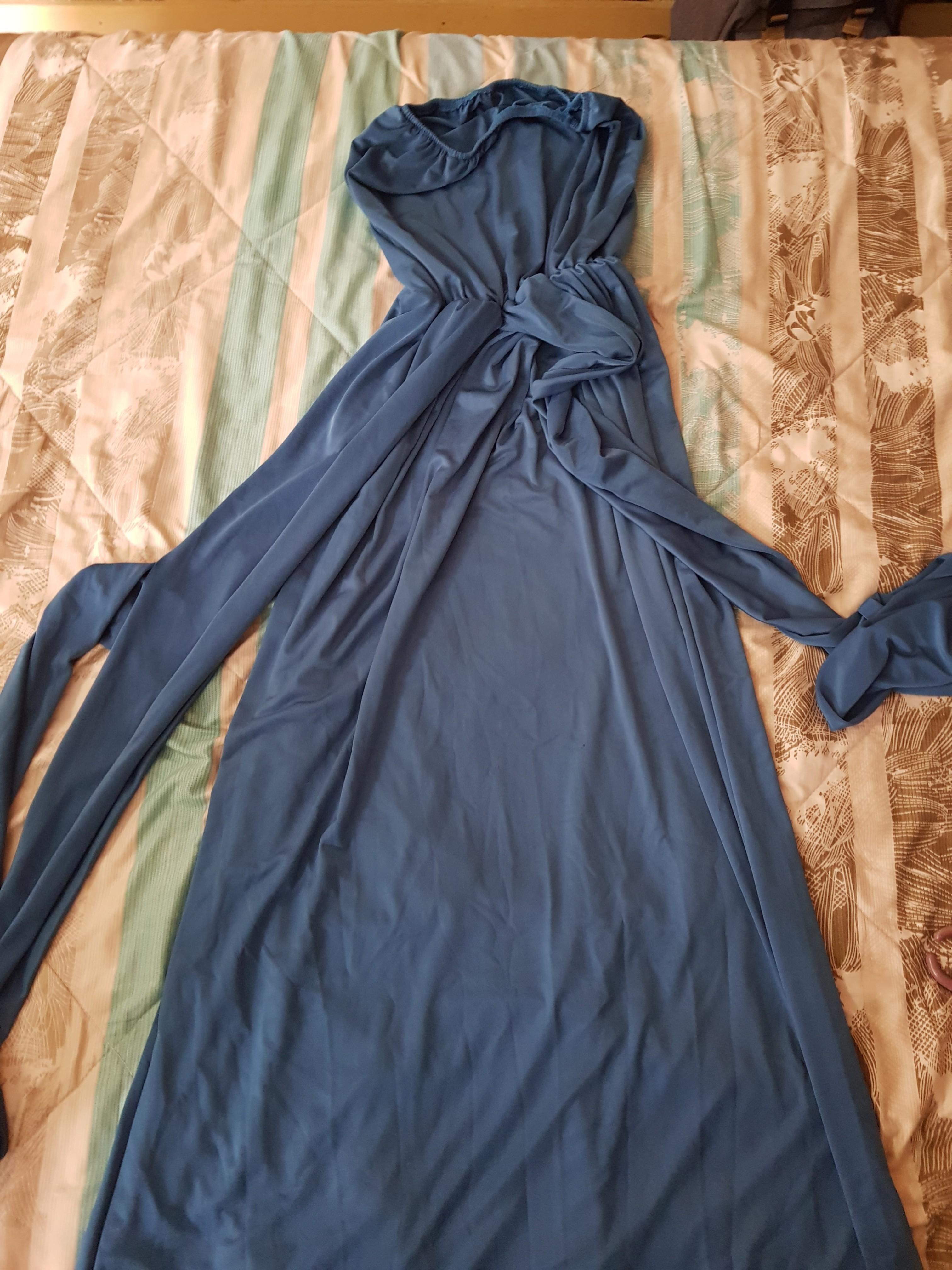 Infinity Dress - Dark Teal Brand New (Category: Dresses) located in Valenzuela. Submitted by jkayev (Listing ID 264056626, Image 1). Description: Never been used. Rfs: Wrong color kaya bumili ng iba Bagong bago, with tube and mahaba sya than the usual infinity dress. 😊 Thank you so much! Via grab delivery - 110 pesos *SF shouldered by buyer.