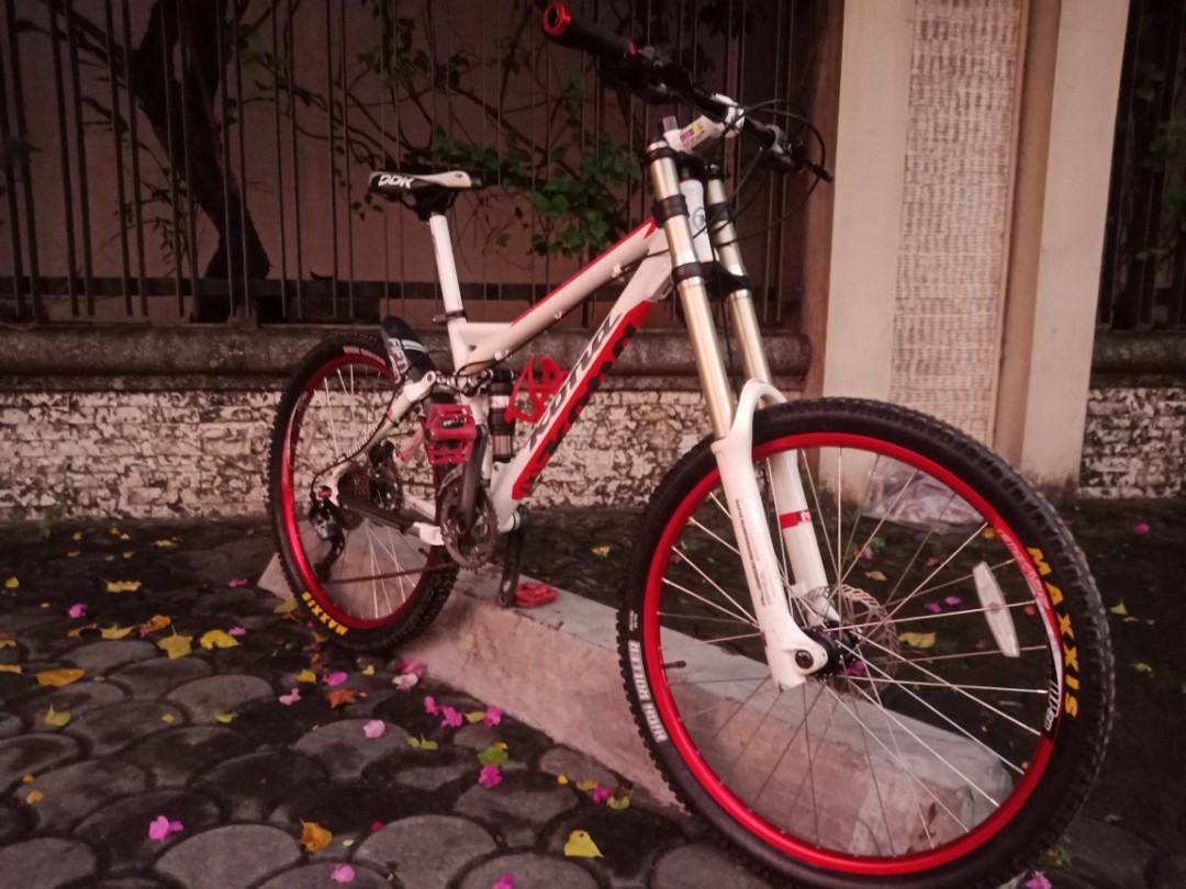 kona downhill bike