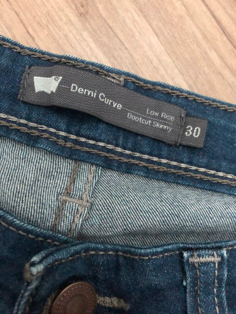 LEVIS Demi Curve Low Rise Boots Cut Skinny, Women's Fashion, Bottoms, Jeans  & Leggings on Carousell