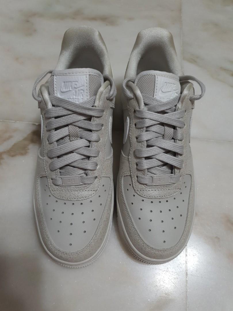 NIKE AIR FORCE 1 Women Size 6