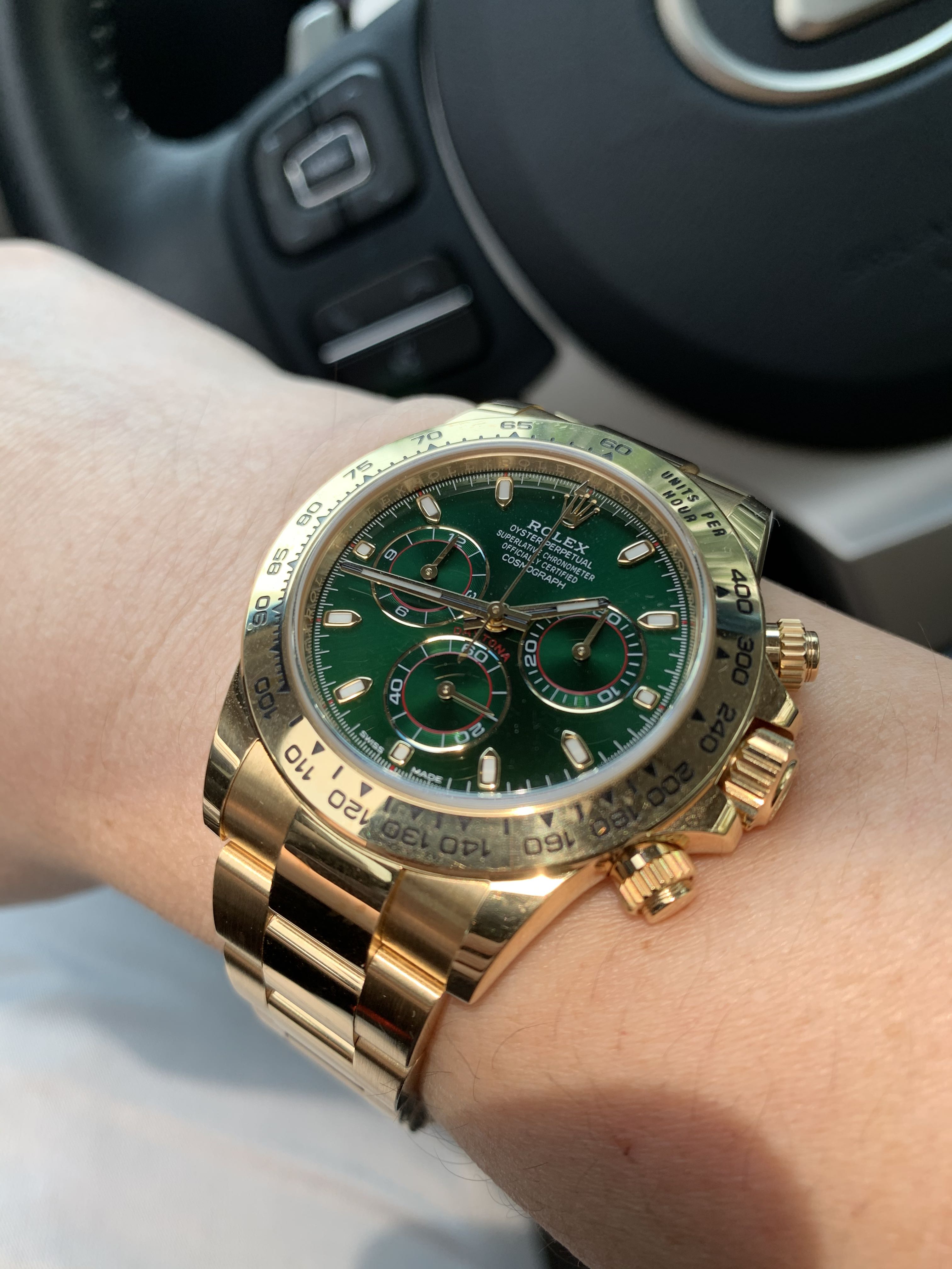 Gold daytona green best sale dial