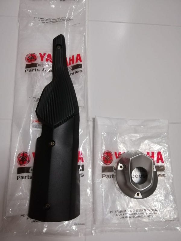 R15 v3 2025 exhaust cover