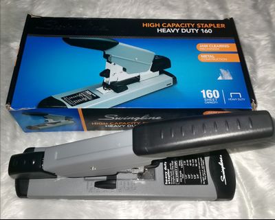 Pen + Gear Desk Stapler with 1250 Staples, 20-Sheet Capacity