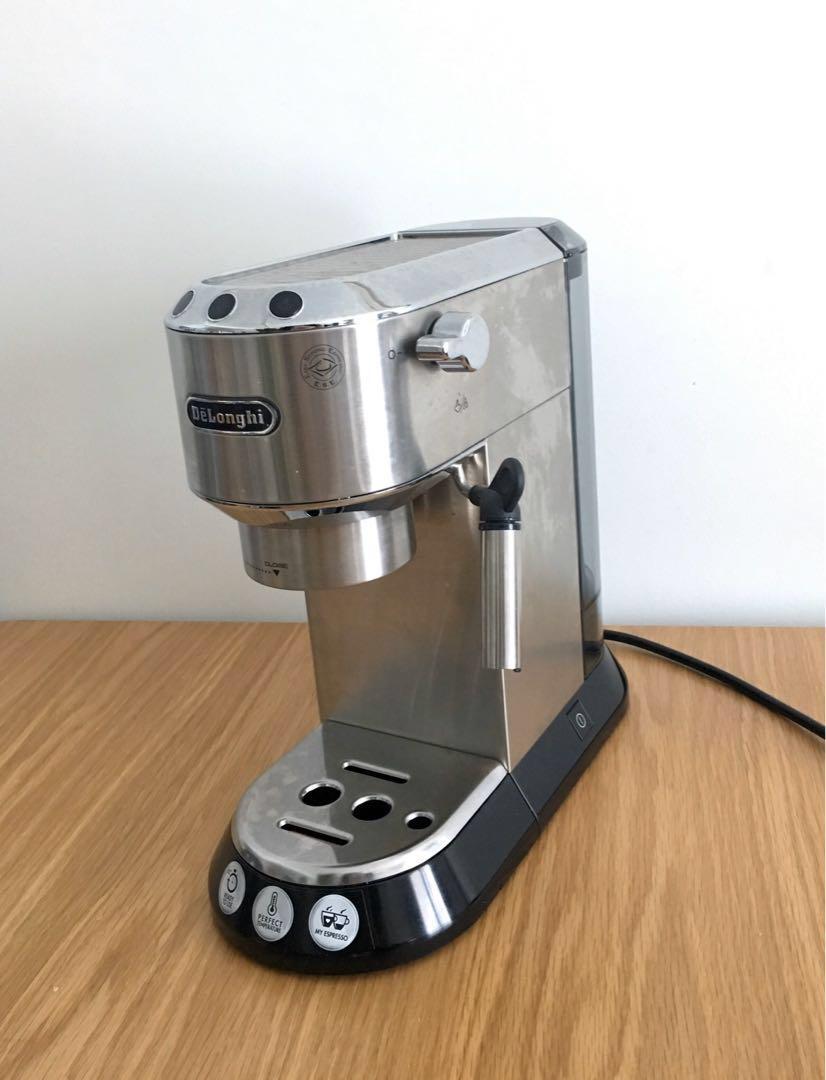 DeLonghi Coffee Machine EC680 + DeLonghi Coffee Grinder, TV & Home Appliances, Kitchen