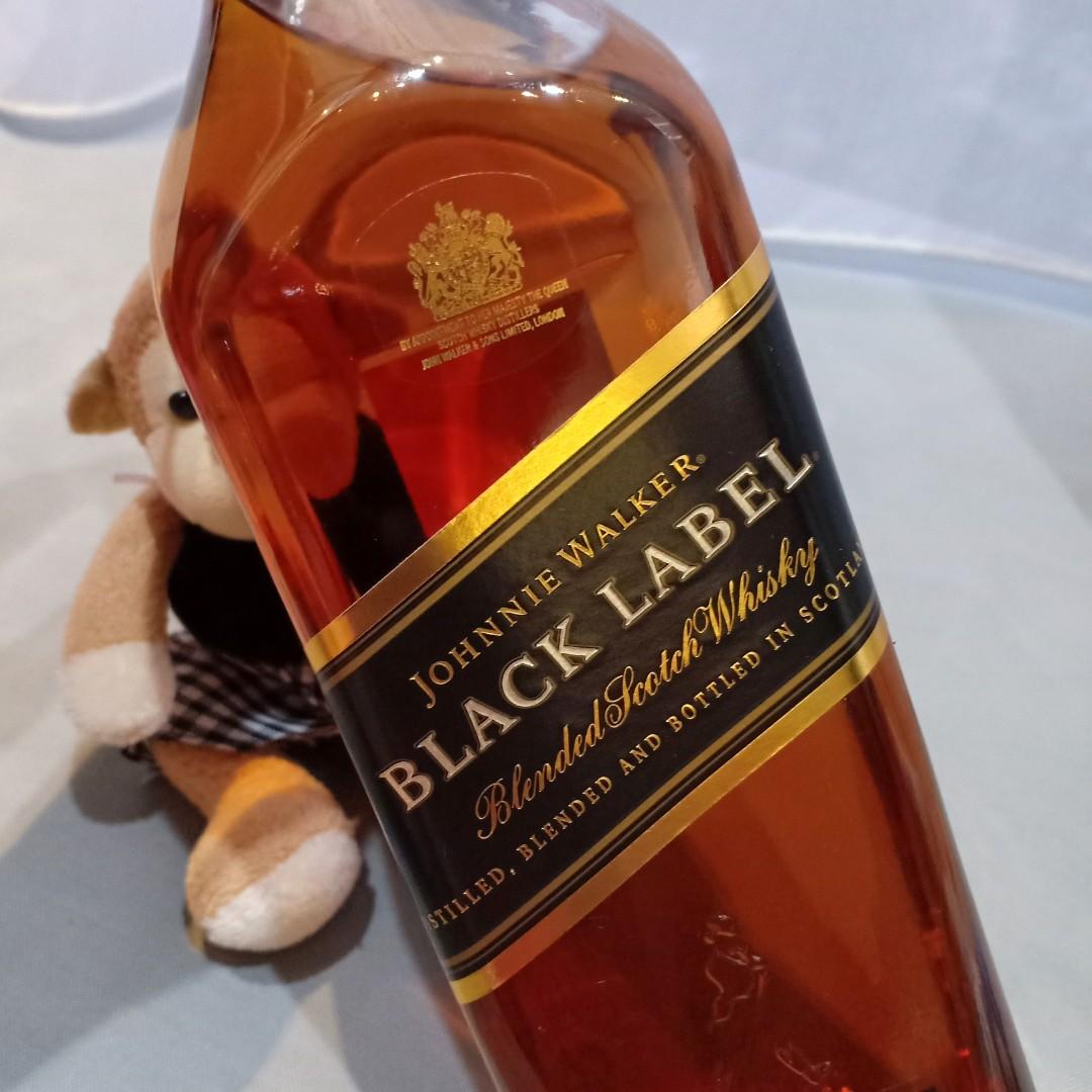 Johnnie Walker Black Label Scotch Whisky, Makanan & Minuman ...