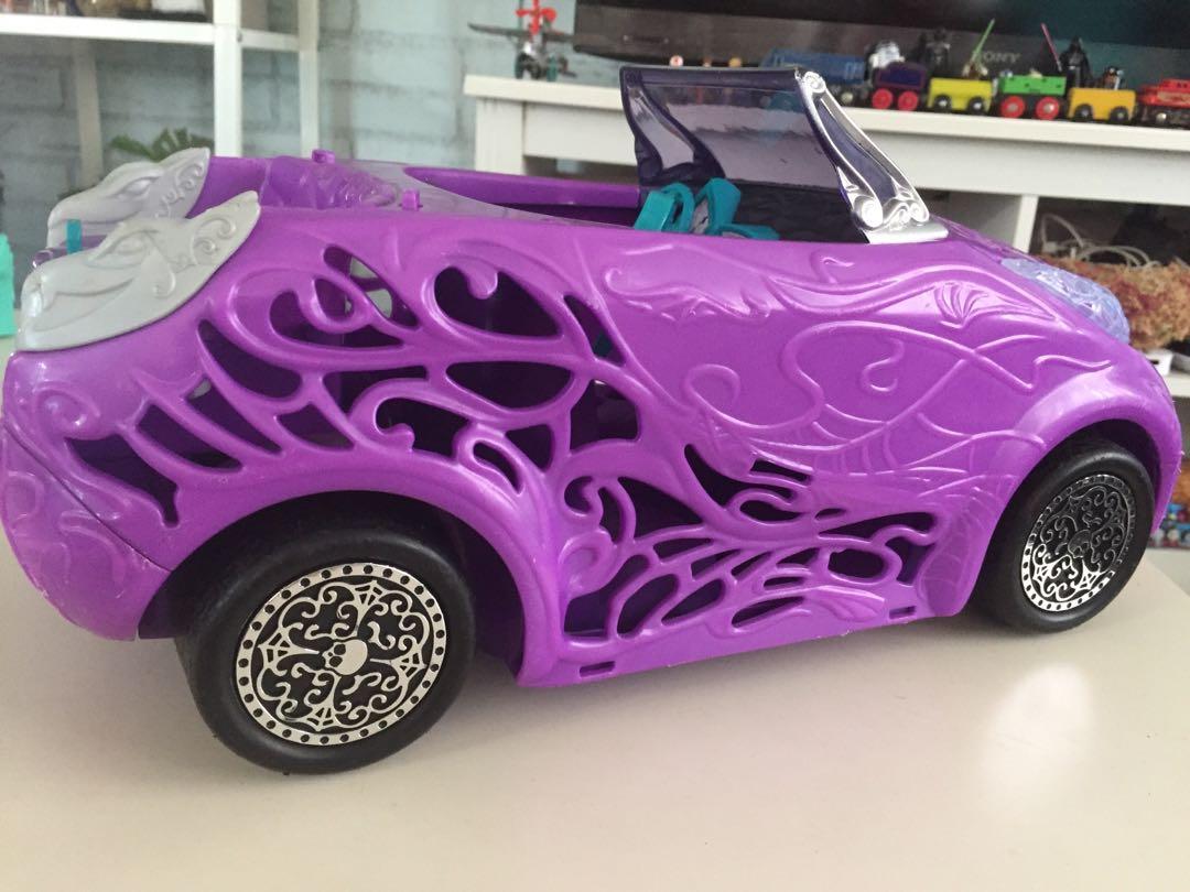 Monster high discount scaris car