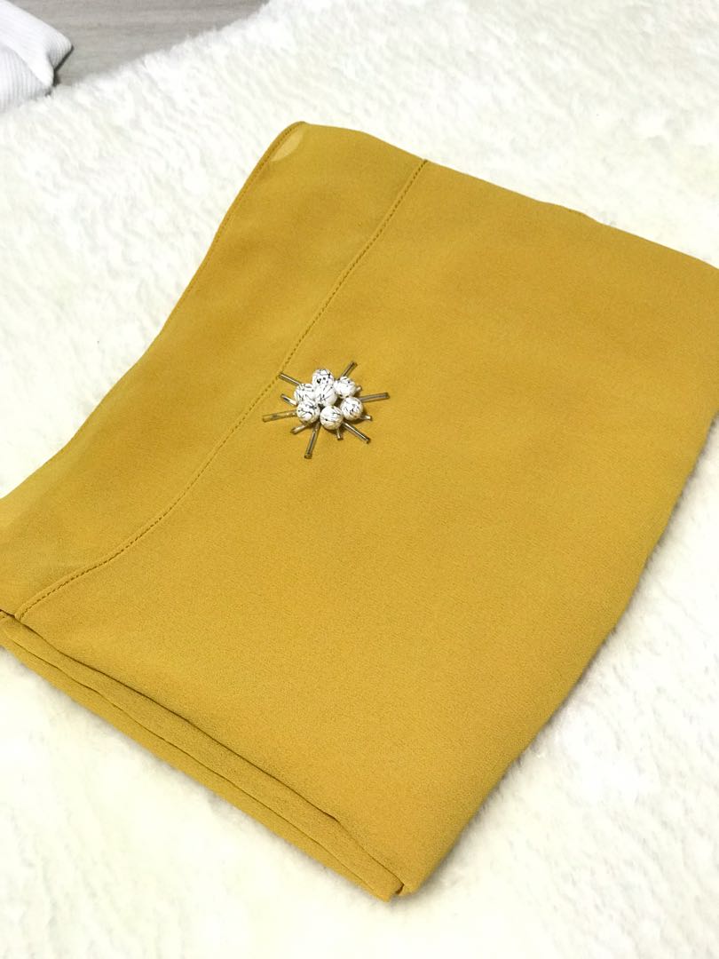 neelofa instant shawl