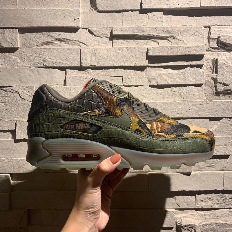 Nike air max Crocs camo Men s Fashion Footwear Sneakers on Carousell