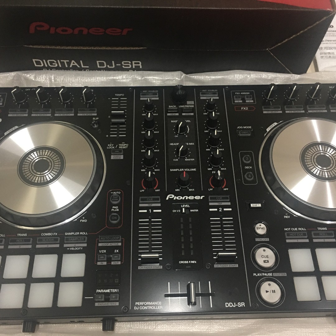 Pioneer DDJ-SR Serato DJ 雙軌控制器(換器材固出售), 興趣及遊戲