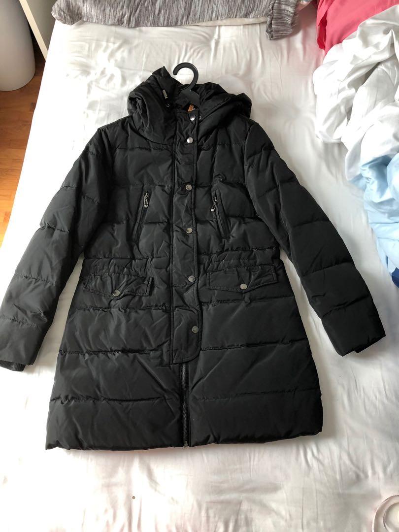 Winter down Jacket (Category: Coats, Jackets and Outerwear) located in Singapore. Submitted by timothyleeliang (Listing ID 264249935, Image 1). Description: Winter down jacket Almost brand new! Only wore once! Length 78cm Sleeve 59cm Shoulder to shoulder 40cm Waist 45cm Meet to collect Call Anna @ 93632802.