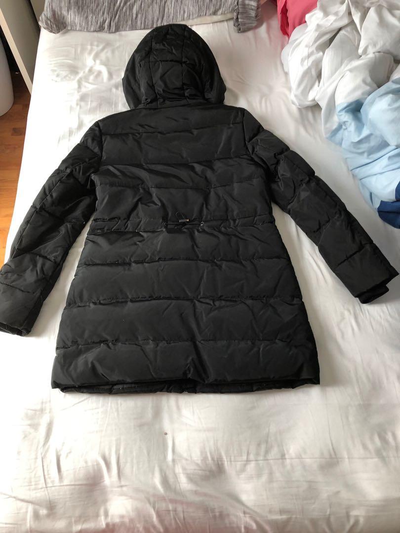 Winter down Jacket (Category: Coats, Jackets and Outerwear) located in Singapore. Submitted by timothyleeliang (Listing ID 264249935, Image 2). Description: Winter down jacket Almost brand new! Only wore once! Length 78cm Sleeve 59cm Shoulder to shoulder 40cm Waist 45cm Meet to collect Call Anna @ 93632802.