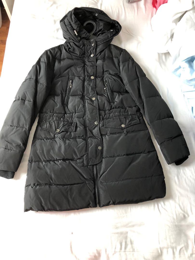 Winter down Jacket (Category: Coats, Jackets and Outerwear) located in Singapore. Submitted by timothyleeliang (Listing ID 264249935, Image 3). Description: Winter down jacket Almost brand new! Only wore once! Length 78cm Sleeve 59cm Shoulder to shoulder 40cm Waist 45cm Meet to collect Call Anna @ 93632802.