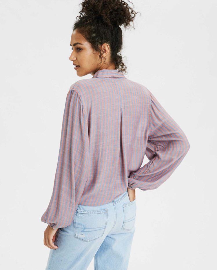 AMERICAN EAGLE TIE FRONT BUTTON UP 
