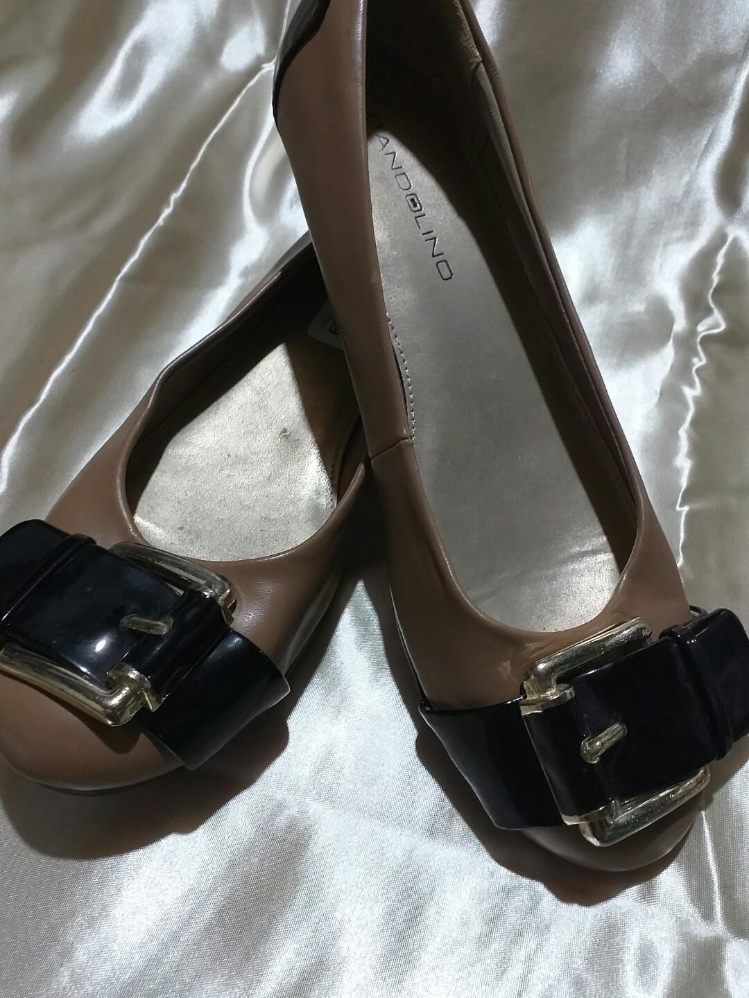 bandolino flat sandals