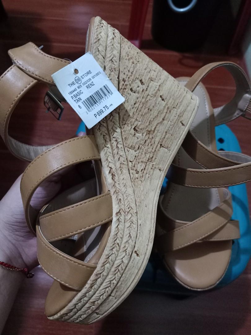 BRANDNEW! PARISIAN Wedge SANDALS (Category: Sandals) located in Quezon City. Submitted by oss928 (Listing ID 264376187, Image 1). Description: Selling my BRANDNEW Parisian Wedge Sandals in Color Tan/Beige Maganda sa Paa... Nakakaputi.... Orig Price is 699.75php at SM Dept Store RFS: Susuotin sana sa Wedding this Coming Dec 2019, kaso mali pala ng Color yung nabili ko.... Need to buy a new one Color: Silver SF: Shoulder po ni buyer Thru LBC MOP: B