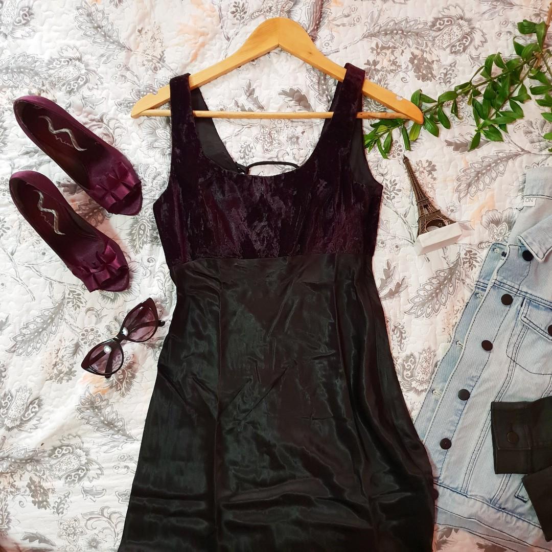 Elegant Rampage Gown (Category: Evening dresses & gowns) located in Pasay City. Submitted by ljdm_22 (Listing ID 264452309, Image 3). Description: Good as New, only used once - may fit XS - S ( length 51.5 inches) -Acetate and Nylon cloth, on the lower part (black ). Velvet fabric on top ( violet) . - with sidw zipper and adjustable criss cross back . - negotiable price.