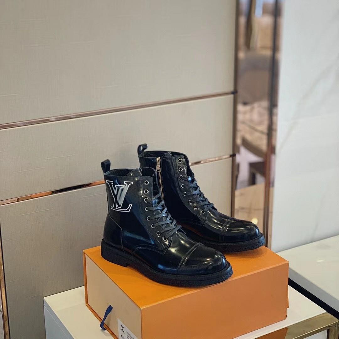 Louis Vuitton boots in graphite damier  DOWNTOWN UPTOWN Genève