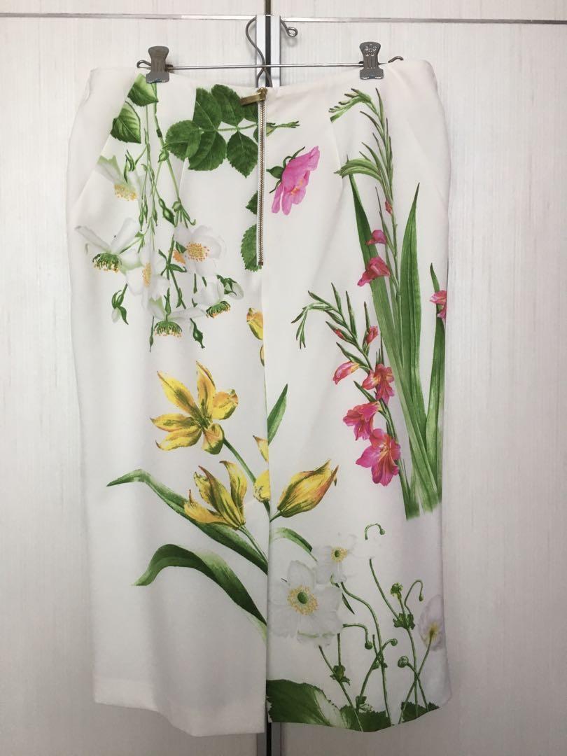 Floral pencil hotsell skirt oasis