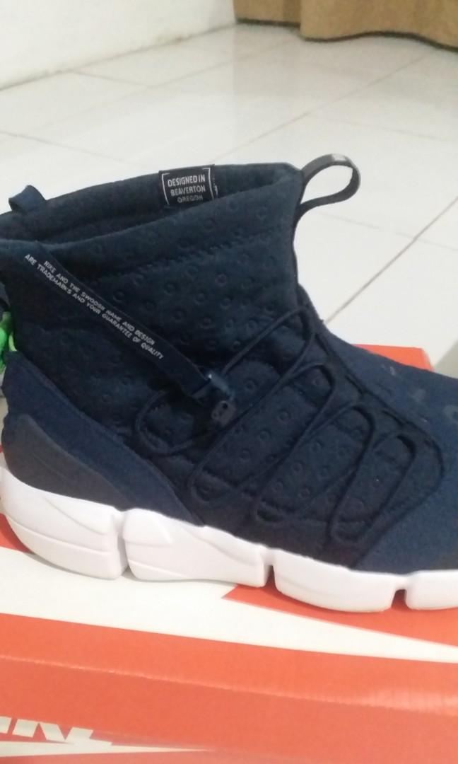 nike footscape utility mid