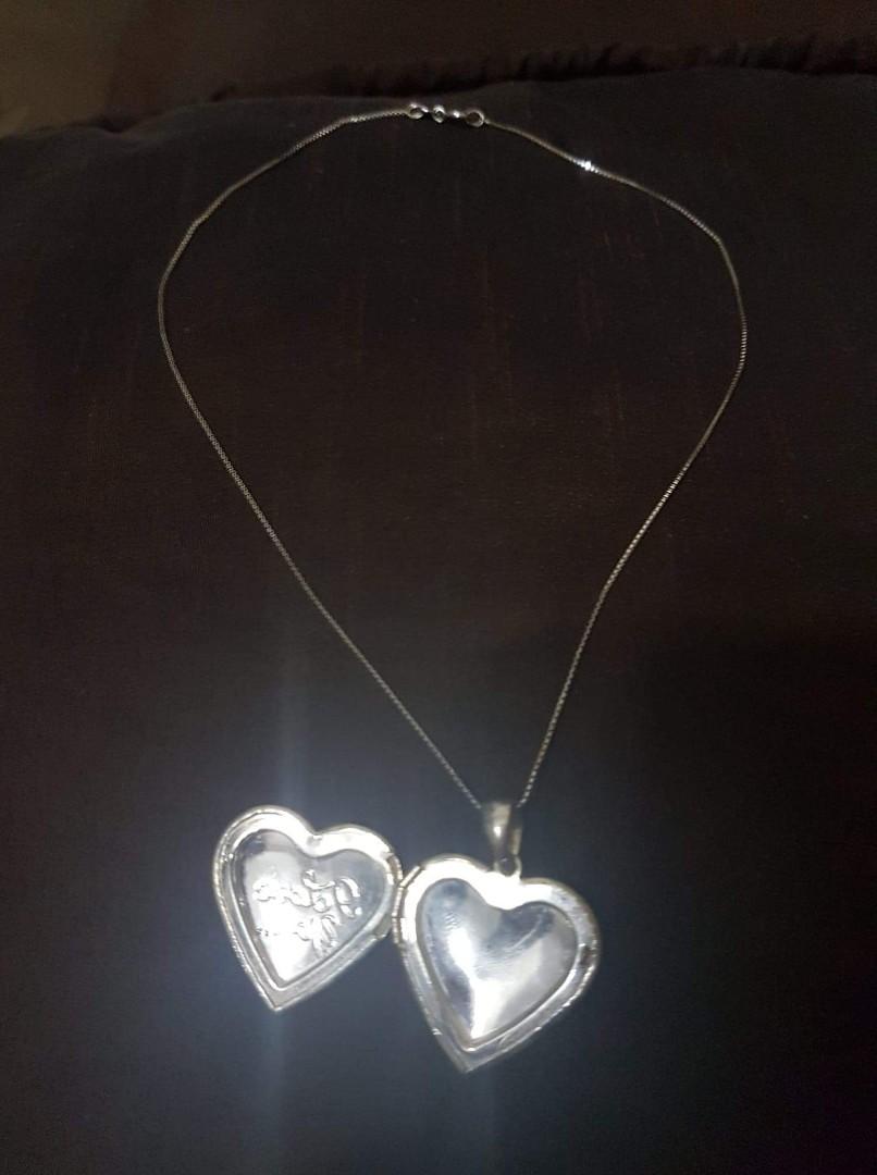 ladies silver locket