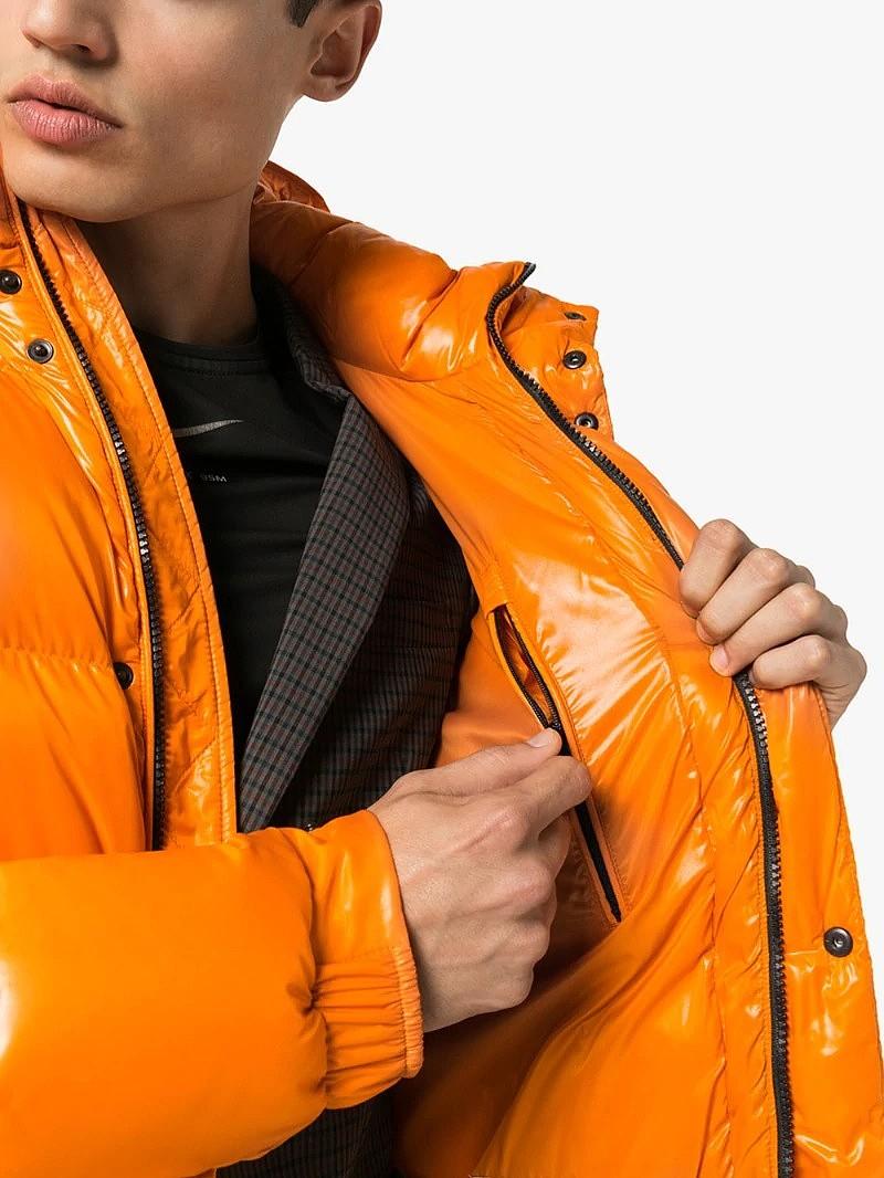 Moncler hanriot store