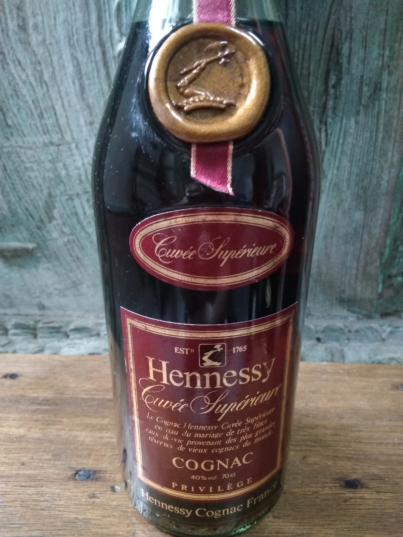 桜舞う季節 Hennessy Cuvee Superieure COGNAC | terepin.com
