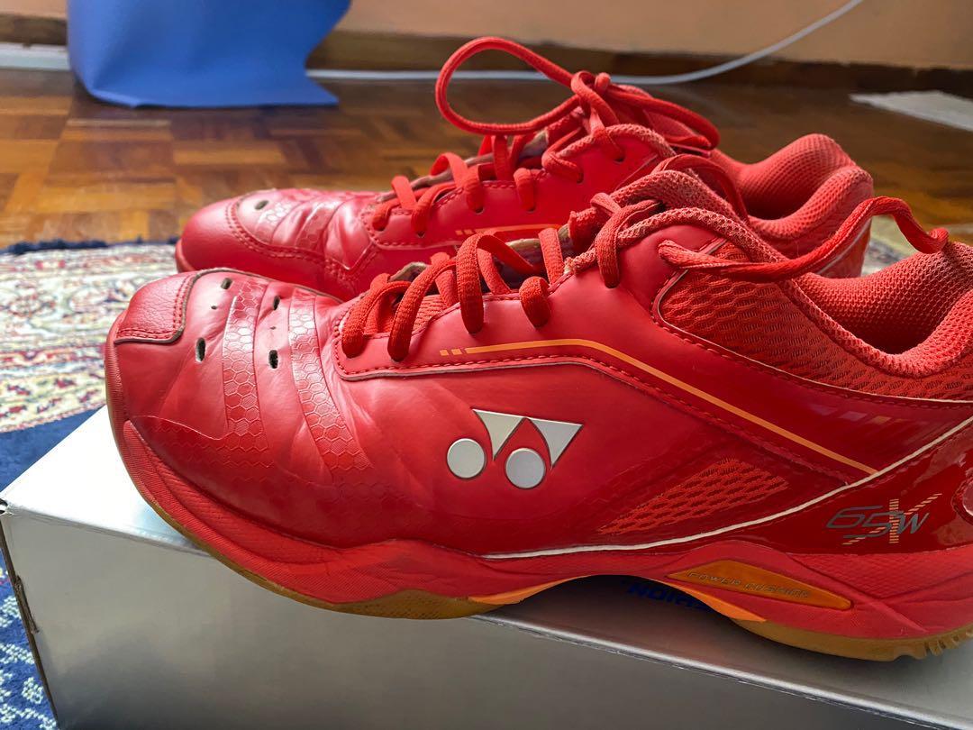 YONEX POWER CUSHION 65 WIDE CRYSTAL RED