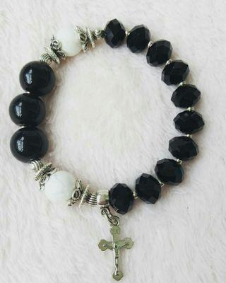 Howlite and Black onyx rosary bracelet